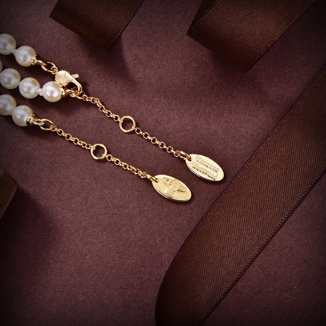 VW pearl bracelet