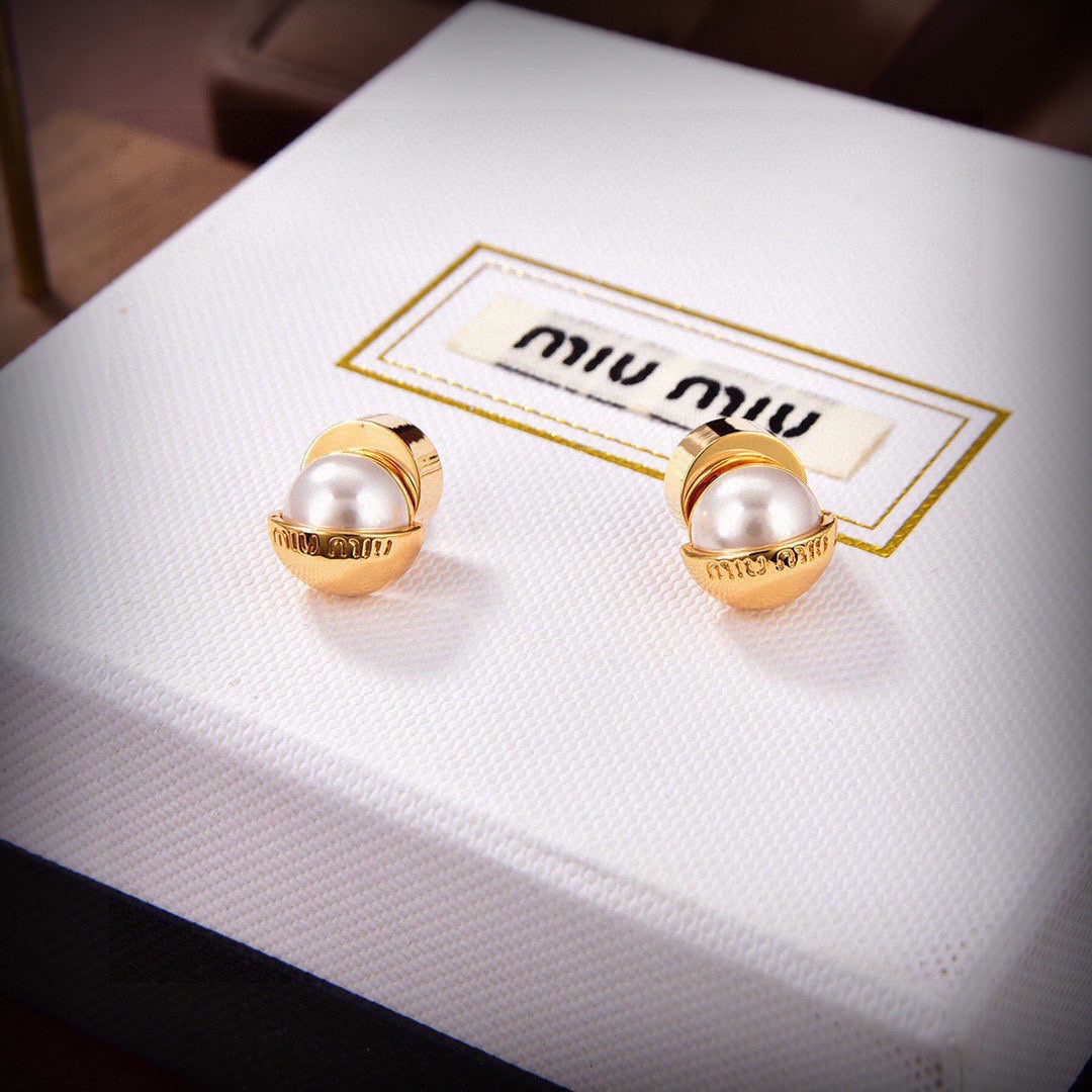 MM pearl earrings