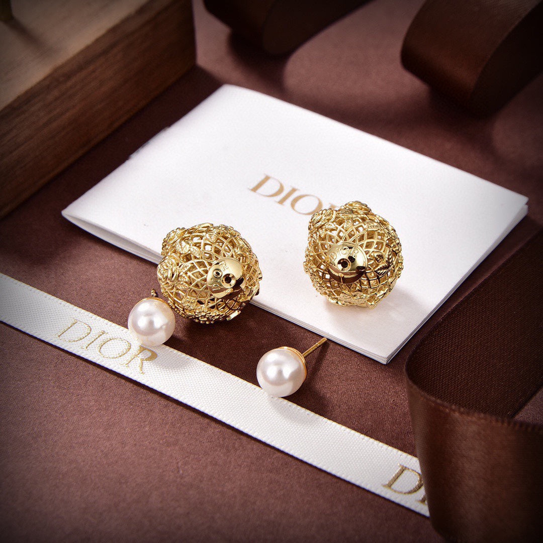 D gold and pearl earrings