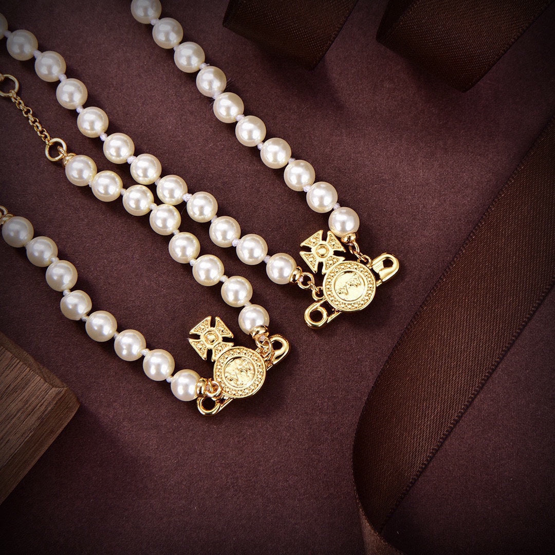 VW pearl bracelet