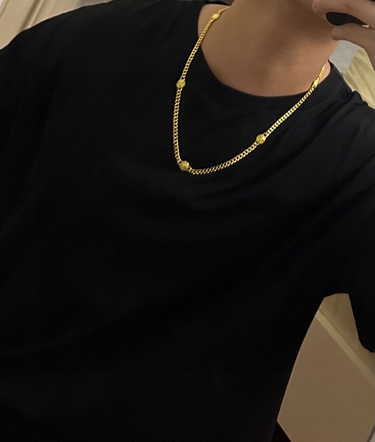V gold necklace