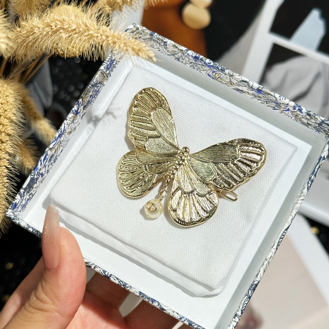 D butterfly hairpin in light gold