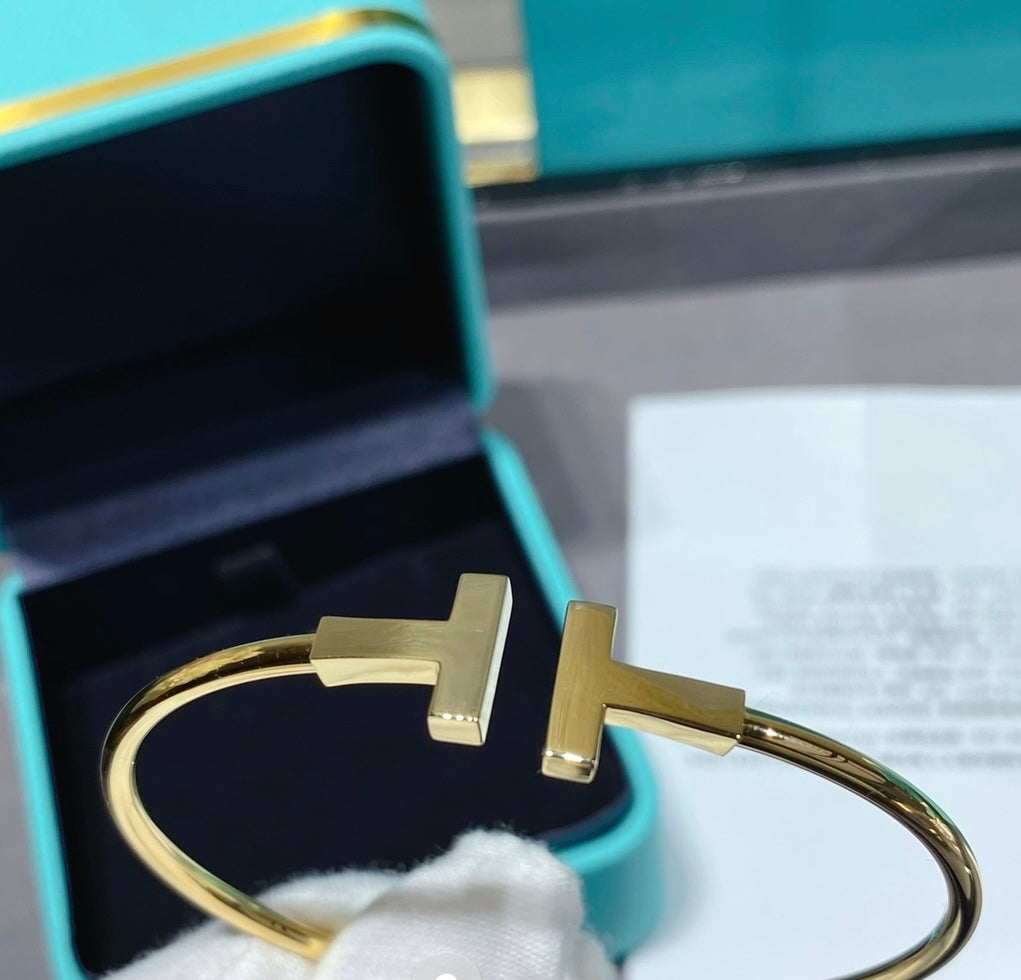 T bracelet