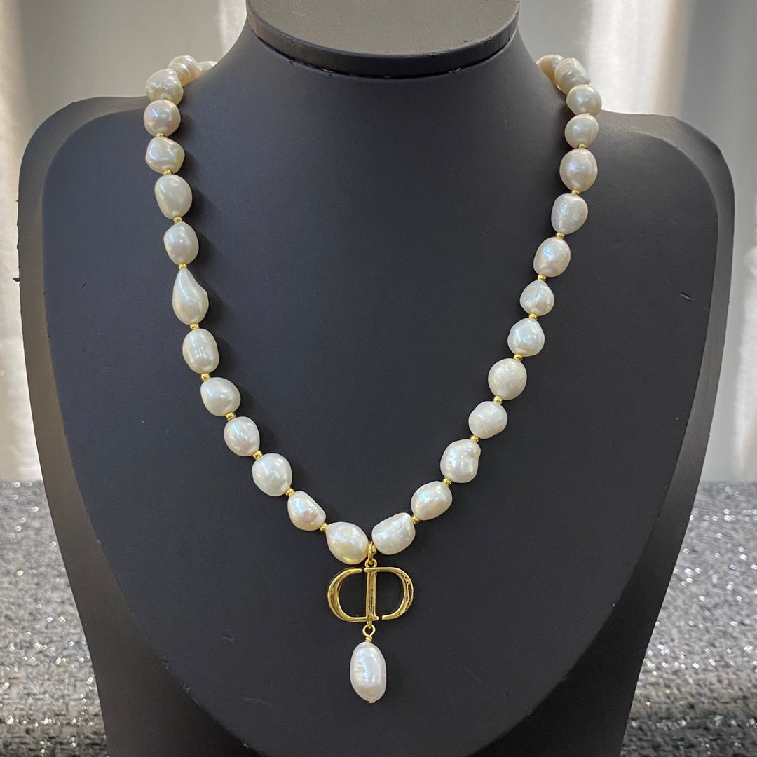 D long pearls necklace with logo