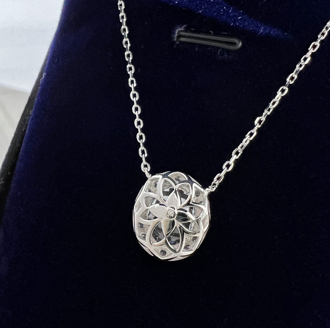 T soleste pendant necklace