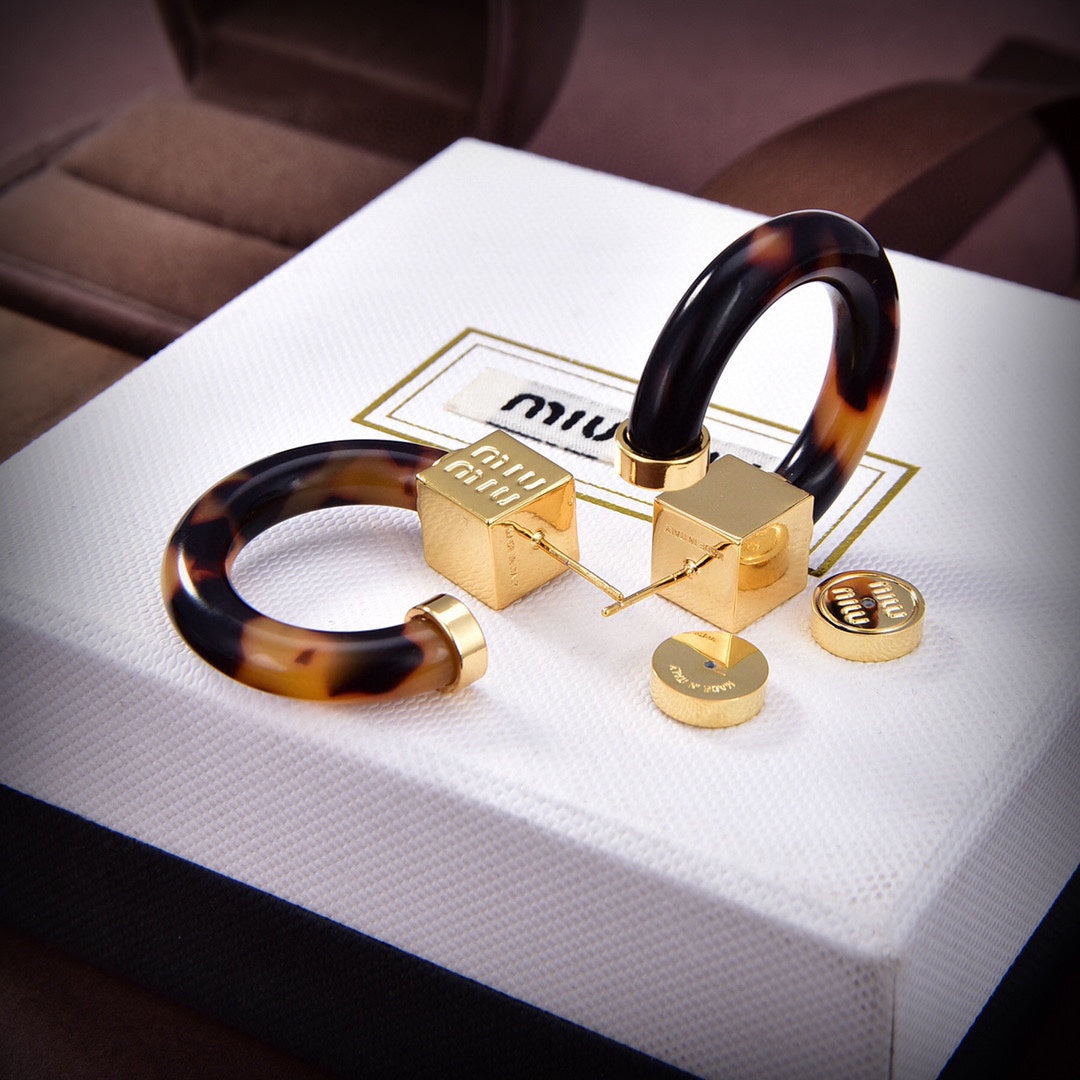 MM rounded leopard earrings