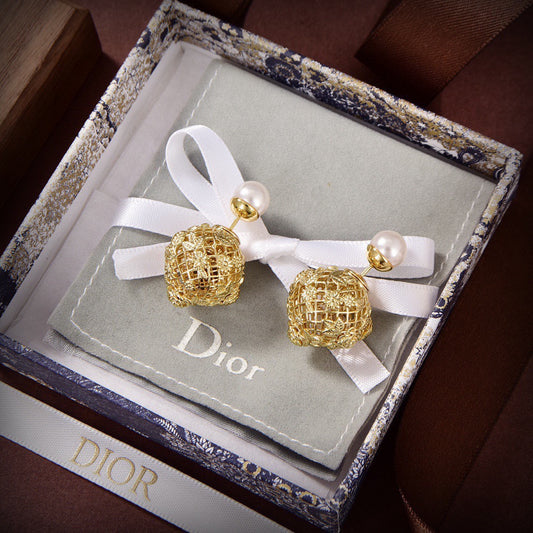 D gold and pearl earrings