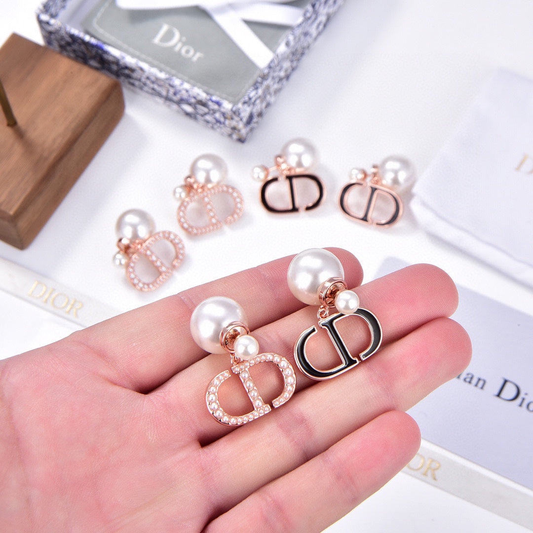 D logo with diamonds and pearls earrings