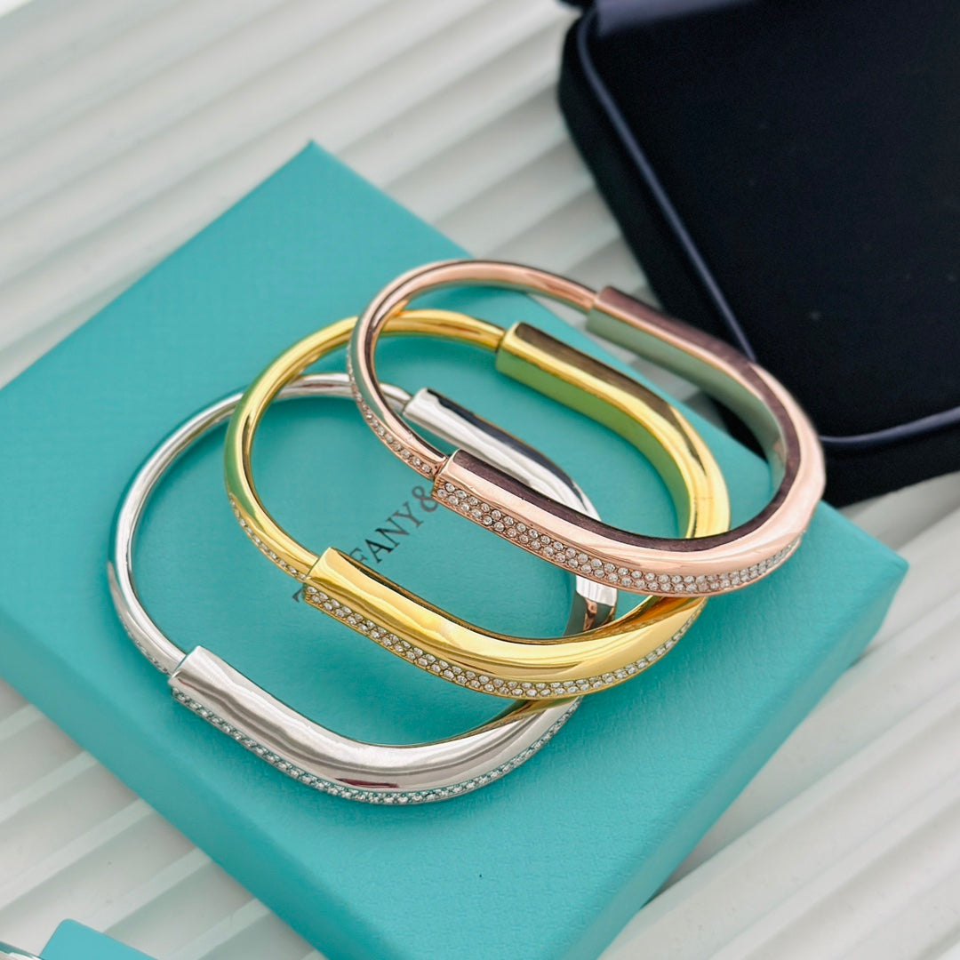 T bangle bracelet with diamonds