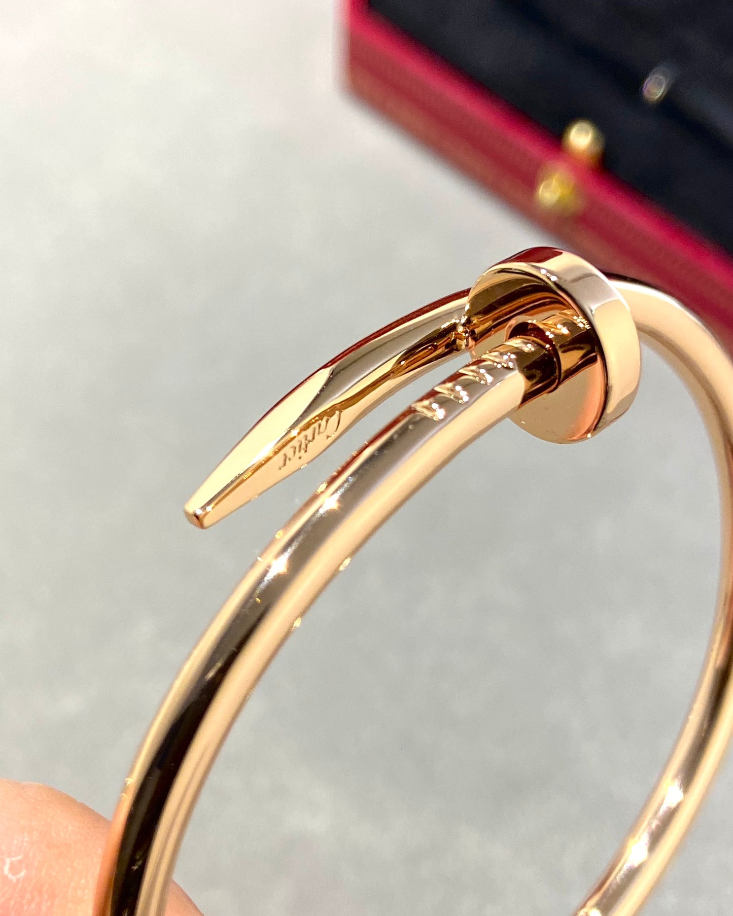 C juste un clou in gold