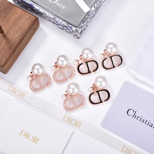 D logo with diamonds and pearls earrings