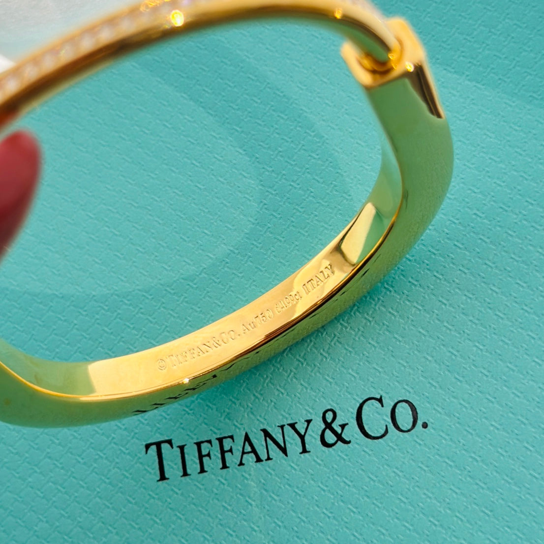 T bangle bracelet with diamonds