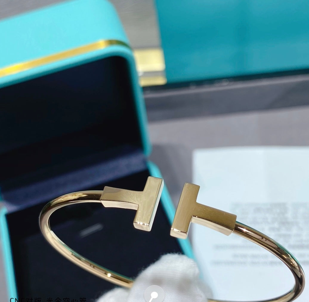 T bracelet