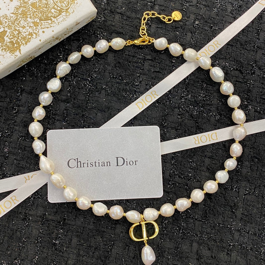 D long pearls necklace with logo