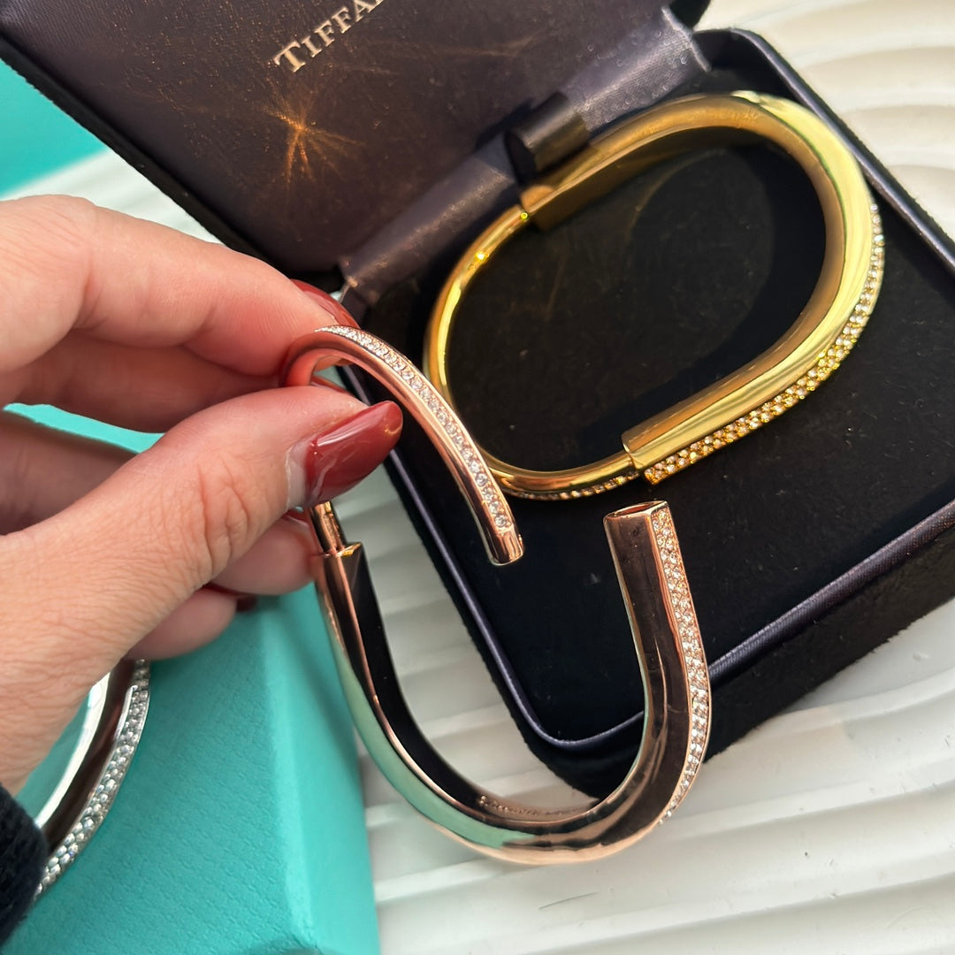 T bangle bracelet with diamonds
