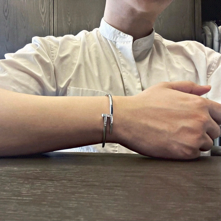 C juste un clou in silver