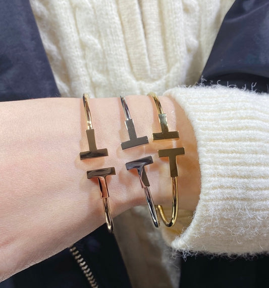 T bracelet